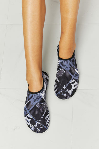 Water Shoes in Black Pattern