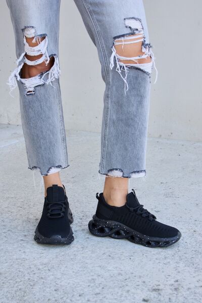 Mesh Breathable Lace-Up Athletic Shoes