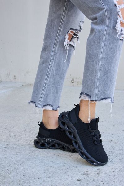 Mesh Breathable Lace-Up Athletic Shoes