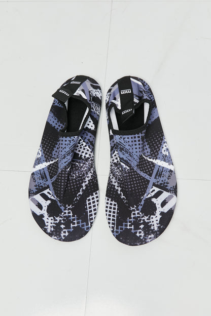 Water Shoes in Black Pattern
